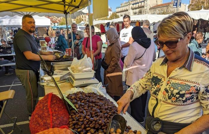 Des colis mystères vendus au poids et des tablettes de chocolat à prix cassés ont enchanté le public de la Foire de la Toussaint au Puy-en-Velay