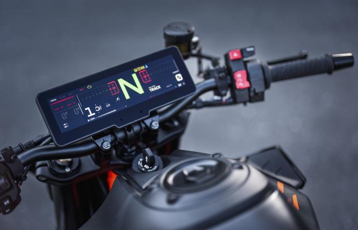 Nouveau – KTM ajoute une 990 Duke R, plus sportive que la 990 Duke