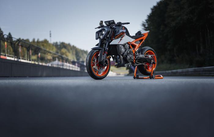 Nouveau – KTM ajoute une 990 Duke R, plus sportive que la 990 Duke