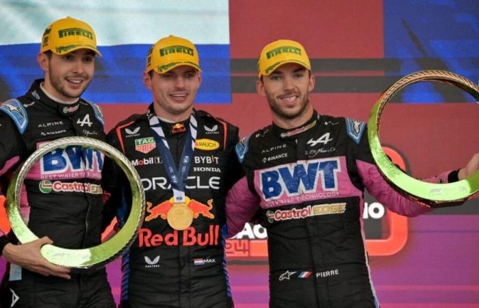 Max Verstappen remporte le Grand Prix du Brésil, les Français Esteban Ocon et Pierre Gasly complètent le podium au terme d’une course folle