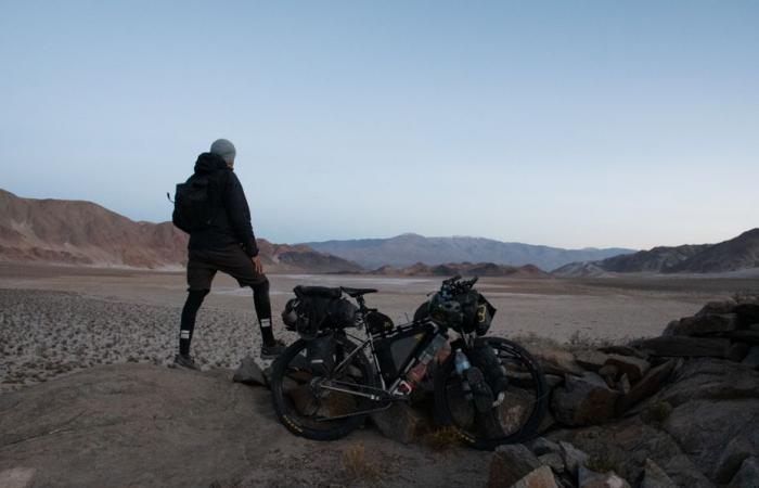 EN IMAGES. 8 000 kilomètres à vélo dans des régions extraordinaires, ce jeune étudiant parcourt le monde seul