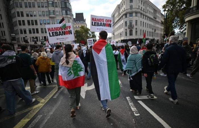 Des militants pro-palestiniens volent les bustes du premier président israélien à Manchester