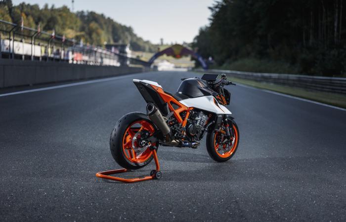 Nouveau – KTM ajoute une 990 Duke R, plus sportive que la 990 Duke