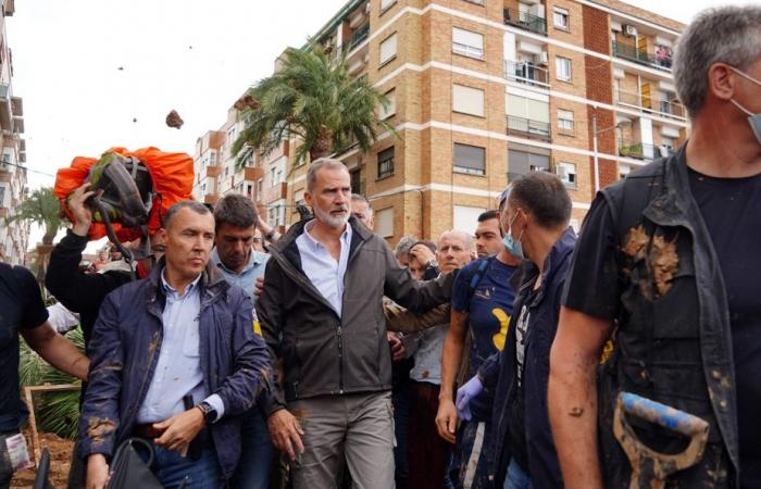 Inondations en Espagne | Les dirigeants face à la colère de la foule