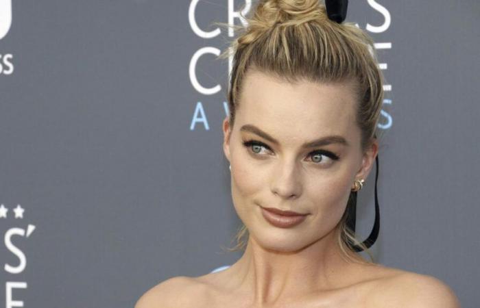 Carnet rose pour Margot Robbie