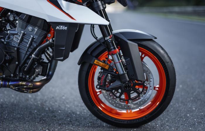 Nouveau – KTM ajoute une 990 Duke R, plus sportive que la 990 Duke