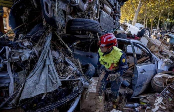 une femme sauvée après être restée coincée dans sa voiture pendant trois jours