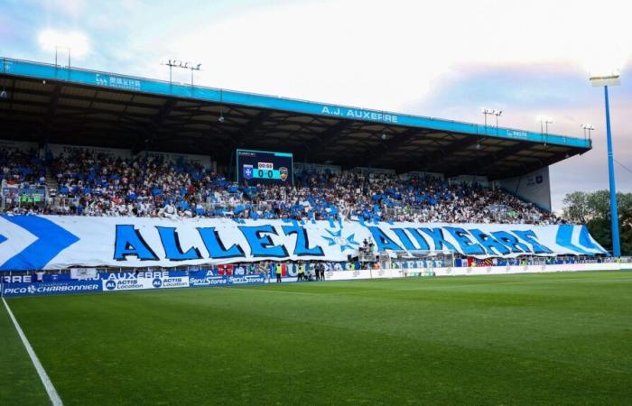 un policier tabassé en marge du match de football Auxerre-Rennes, trois supporters interpellés