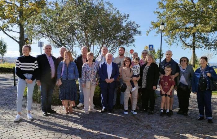 cérémonie de remise de prix pour récompenser les maisons fleuries