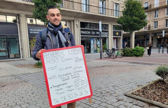 “Trop qualifié”, Quentin, 28 ans, doit jouer à l’homme sandwich pour trouver du travail au Havre