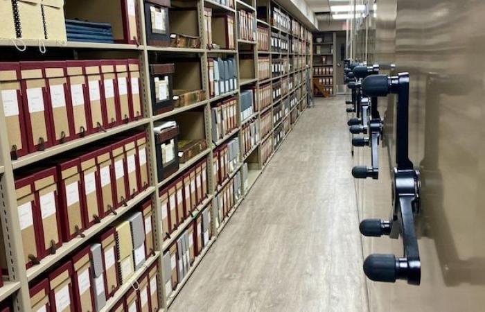 Une opération délicate pour sauver les archives du Séminaire de Nicolet