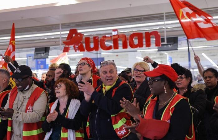 Auchan s’apprête à supprimer des milliers de postes, la gauche monte au créneau