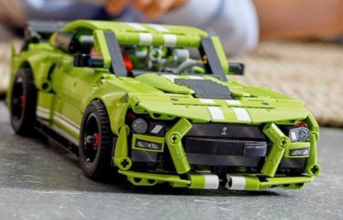 les fans vont adorer cette voiture LEGO en vente sur Amazon