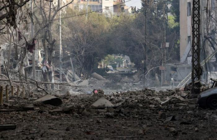 Une vidéo montre d’intenses explosions dans un village frontalier israélien