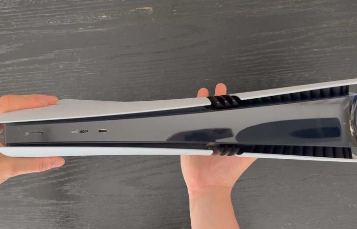 La PS5 Pro combine les meilleures parties de la PS5 OG et du design PS5 Slim