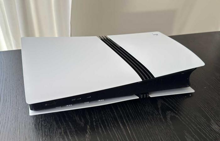 La PS5 Pro combine les meilleures parties de la PS5 OG et du design PS5 Slim