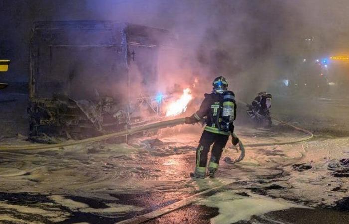 douze individus interpellés à Rillieux-la-Pape, Grigny et Saint-Fons après des violences