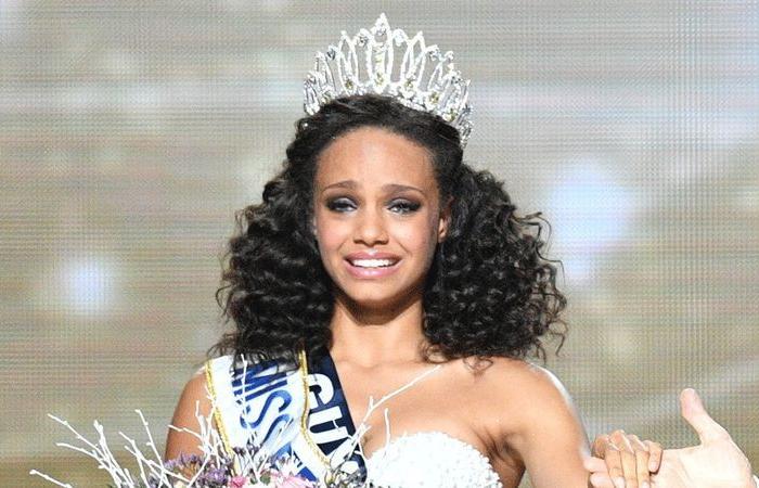 La Guyanaise Alicia Aylies, Miss France 2017, chante « No Wahala »