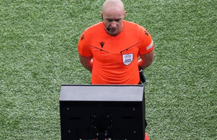 on connaît l’arbitre du match (et c’est un très mauvais souvenir pour les supporters français)