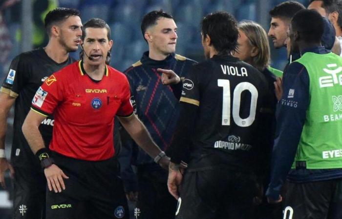 Cagliari contre l’arbitre lors du match perdu contre la Lazio