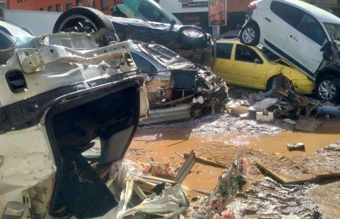 Inondations en Espagne – Cinq heures coincé dans une voiture, une bouteille de Schweppes pour s’hydrater, des bleus sur tout le corps… le calvaire de ce professeur de Perpignan au coeur de la tempête