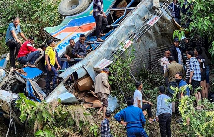 Au moins 36 morts dans un accident de bus dans l’Himalaya