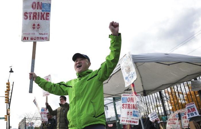 Les salariés de Boeing votent pour accepter l’accord et mettre fin à la grève