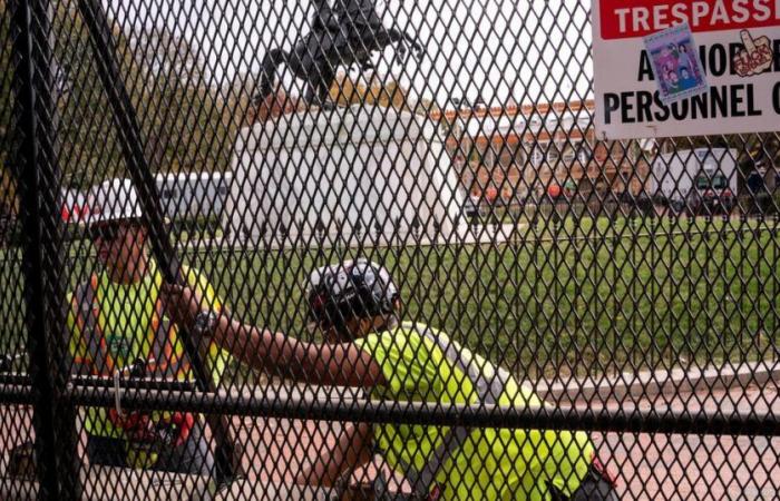 images des barricades installées devant la Maison Blanche à l’approche du vote