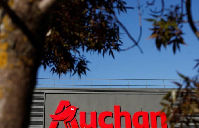 Auchan annonce un projet de plan social, près de 2.400 emplois menacés en France