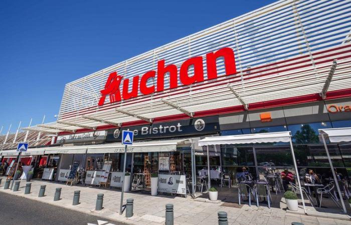 2.400 postes supprimés chez Auchan en France, les syndicats régionaux sous le choc