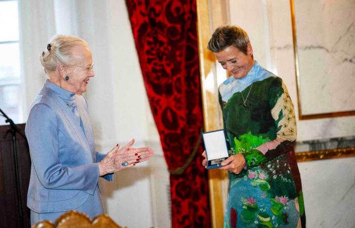 Première apparition souriante de la reine Margrethe depuis sa chute