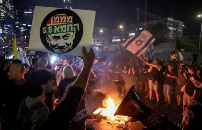 Des centaines d’habitants manifestent à Tel-Aviv contre le limogeage du ministre de la Défense