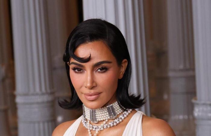 Kim Kardashian porte des bijoux de la princesse Diana et irrite les fans de la famille royale britannique (photos)