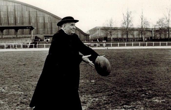 Castres. Hommage au Père Pistre, Pape du Rugby