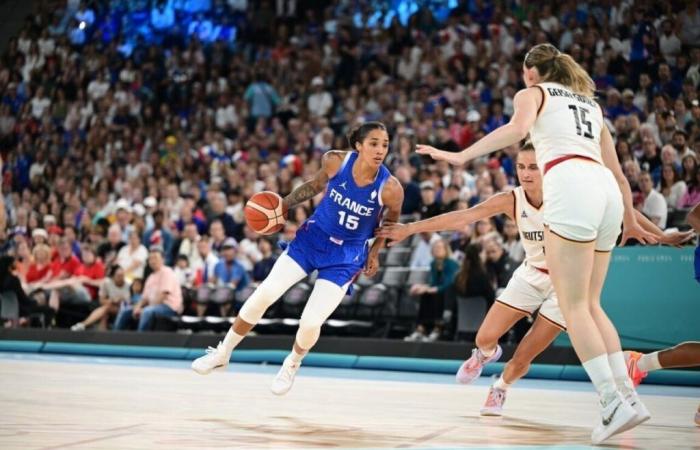 Les Bleues diminished at the Palais des Sports