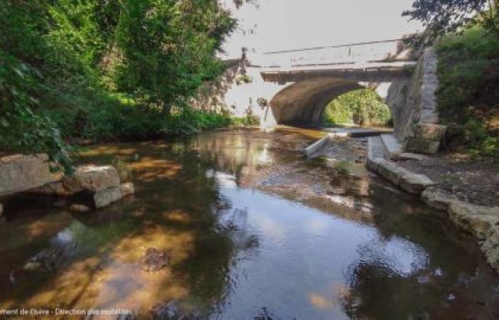 Le Seuil du Pont de Gaz à Saint-André-le-Gaz