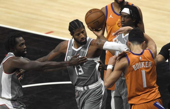 Les Suns accueillent les Sixers et cherchent une 5e victoire consécutive