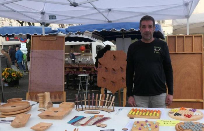 A Montflours, Anthony fabrique et loue des jeux en bois