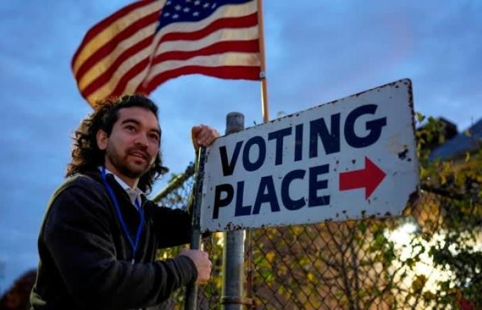 Les bureaux de vote s’ouvrent après que Kamala Harris et Donald Trump aient fait un dernier effort