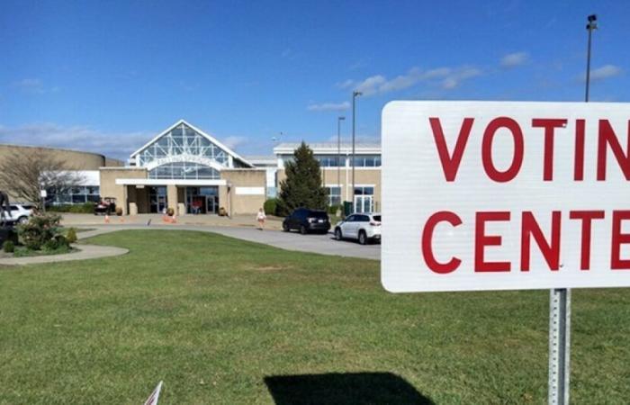 Les électeurs du comté de Woodford voient des files d’attente courtes au Falling Springs Center