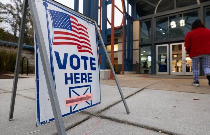 Trump rejette la violence du jour des élections alors que les bureaux de vote reçoivent des menaces à la bombe