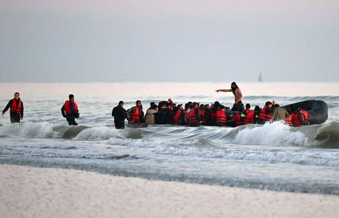 jusqu’à 15 ans de prison pour 18 membres d’un réseau « tentaculaire » de passeurs de migrants