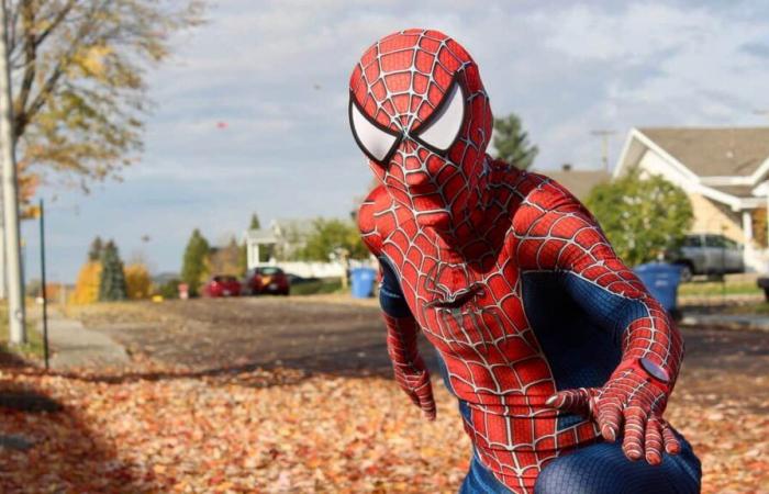 Spider-Man sème le bonheur au Saguenay