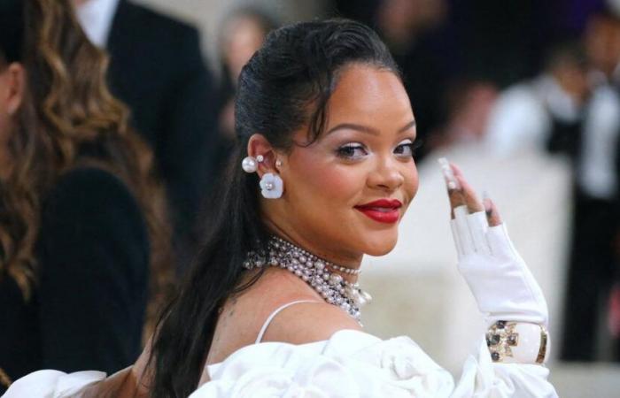 comment Rihanna veut « se faufiler dans les urnes » avec le passeport de son fils