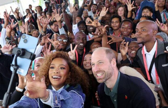 En photos, le prince William accueilli comme une rock star à son arrivée en Afrique du Sud