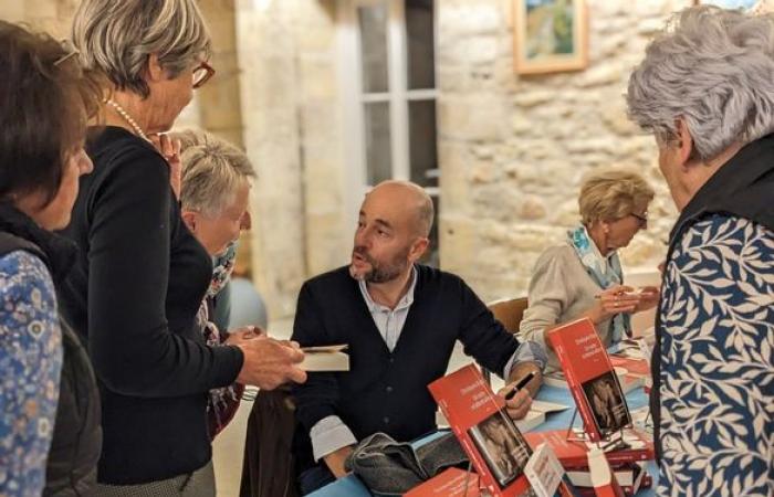 Qui est cet écrivain, finaliste du Prix Fémina, amoureux du village corrézien de Saint-Robert ?