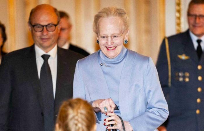 Première apparition souriante de la reine Margrethe depuis sa chute