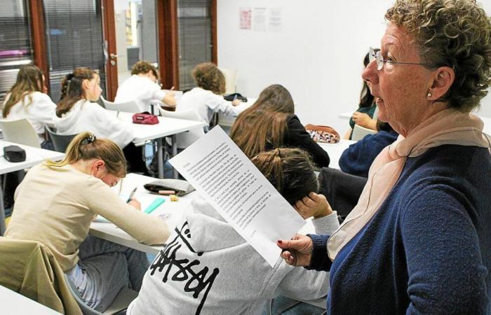 à Concarneau, Livre & Mer organise une dictée pour les collégiens