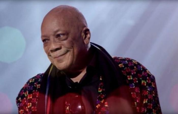 Le jour où Quincy Jones a échappé à la mort et a assisté à son propre service commémoratif