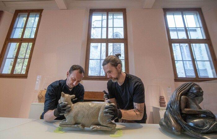 Dans les coulisses de la nouvelle galerie d’art inuit du Musée des beaux-arts de Montréal